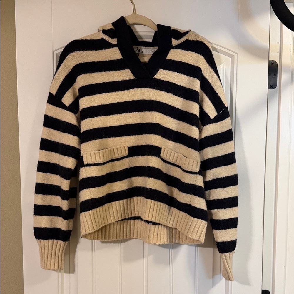 Zara Striped Navy and Cream Women's Sweater